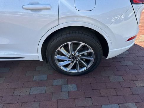 Used 2025 Lincoln Corsair Grand Touring image 6