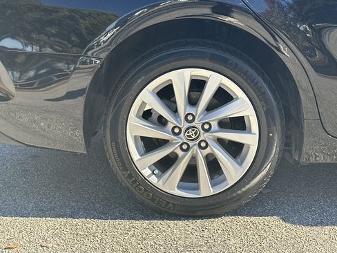 Used 2022 Toyota Camry LE image 17