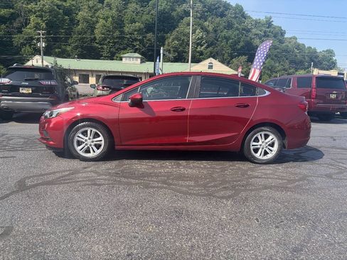 Used 2017 Chevrolet Cruze LT w/ Convenience Package FWD image 7