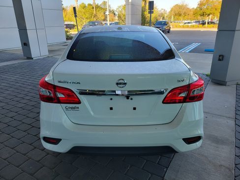 Used 2018 Nissan Sentra SV image 5