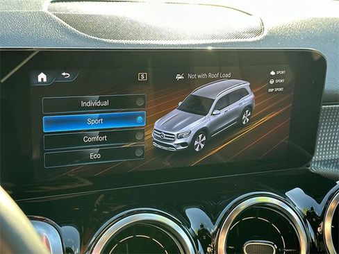 Used 2023 Mercedes-Benz GLB 250 GLB 250 image 38