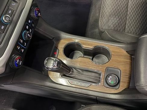 Used 2019 GMC Acadia SLE AWD/4WD image 25
