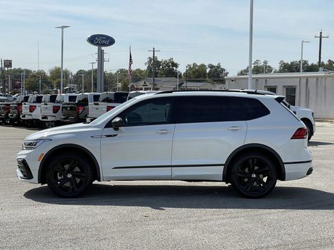 Used 2024 Volkswagen Tiguan SE R-Line image 4