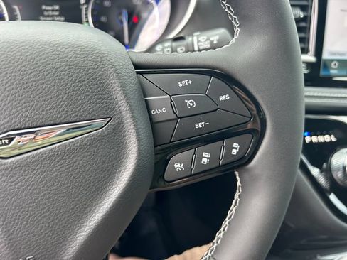 New 2026 Chrysler Pacifica Select w/ S Appearance Package AWD/4WD image 14