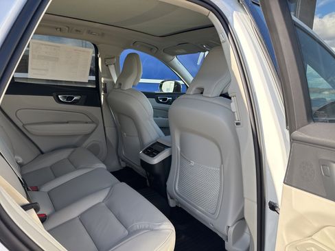 New 2026 Volvo XC60 B5 Ultra w/ Climate Package image 12