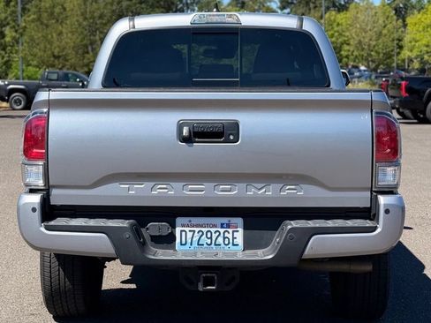 Used 2021 Toyota Tacoma TRD Sport w/ Technology Package AWD/4WD image 4