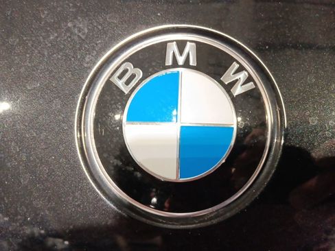 Certified 2024 BMW 330i xDrive Sedan w/ M Sport Package AWD/4WD image 9