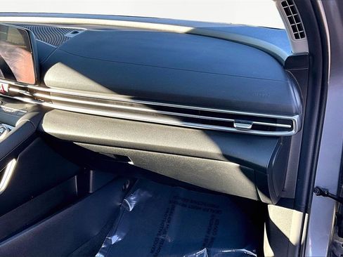 Used 2024 Hyundai Elantra SEL w/ Convenience Package image 17