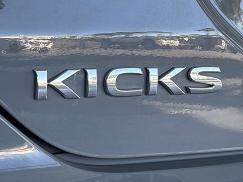 Used 2021 Nissan Kicks SR w/ SR Premium Package image 5