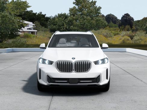 Used 2026 BMW X5 xDrive40i AWD/4WD image 3