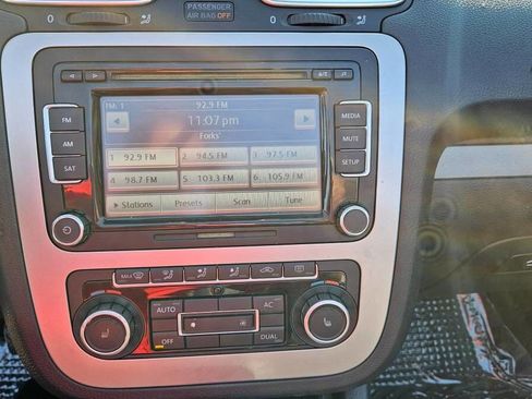 Used 2011 Volkswagen Eos Komfort image 16