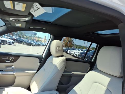 Used 2026 Mercedes-Benz GLB 250 4MATIC image 11