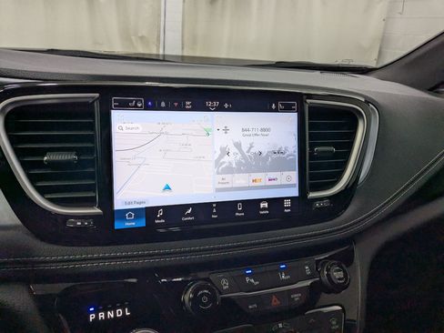New 2026 Chrysler Pacifica Limited w/ S Appearance Package AWD/4WD image 13