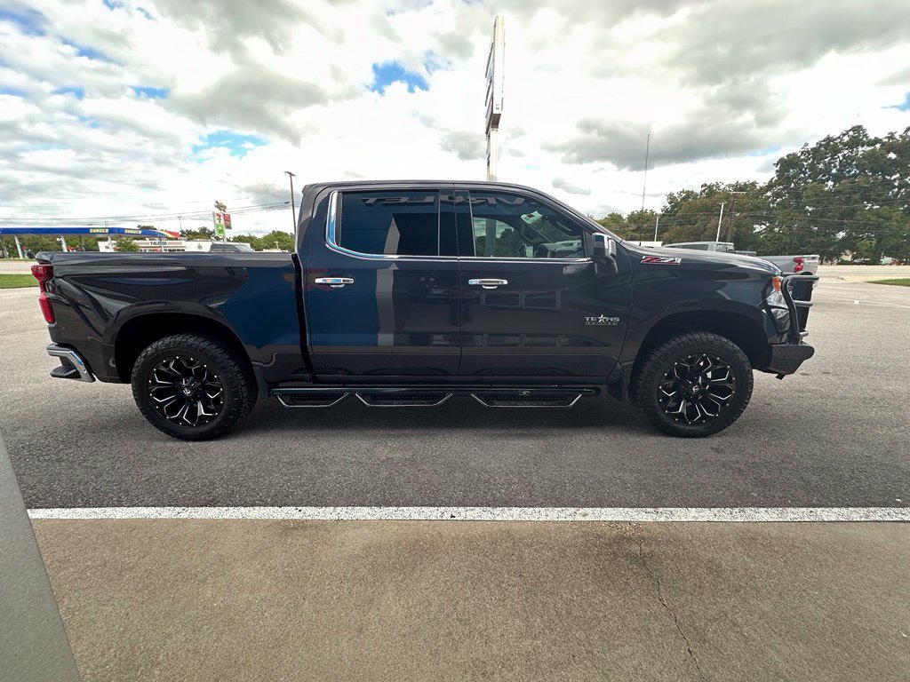 Used 2022 Chevrolet Silverado 1500 LTZ AWD/4WD image 9