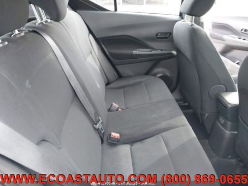 Used 2023 Nissan Kicks S image 13