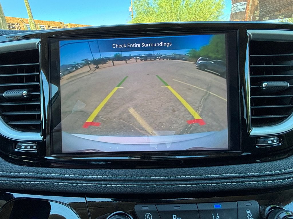 Used 2024 Chrysler Pacifica Touring-L AWD/4WD image 13