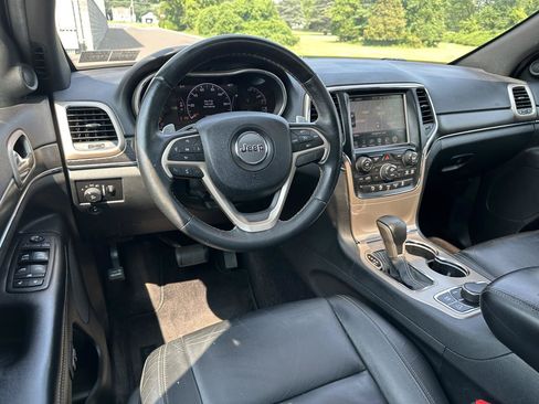 Used 2017 Jeep Grand Cherokee Limited AWD/4WD image 17