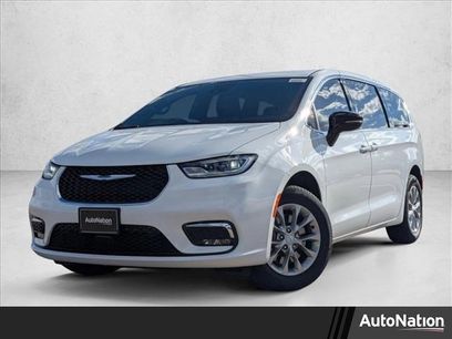 New 2026 Chrysler Pacifica Select