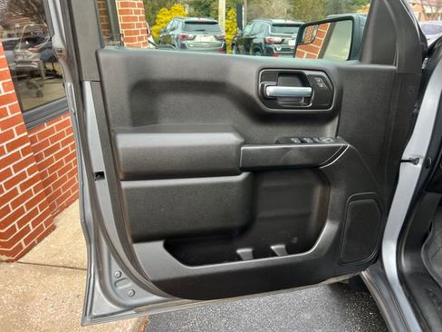Used 2021 Chevrolet Silverado 1500 Custom image 17