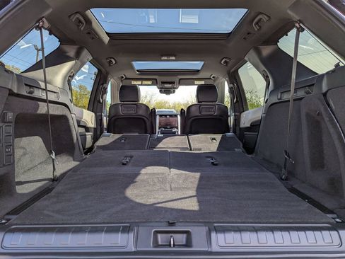 Used 2022 Land Rover Discovery S R-Dynamic AWD/4WD image 48
