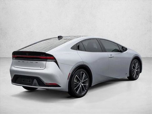 Certified 2023 Toyota Prius XLE image 5