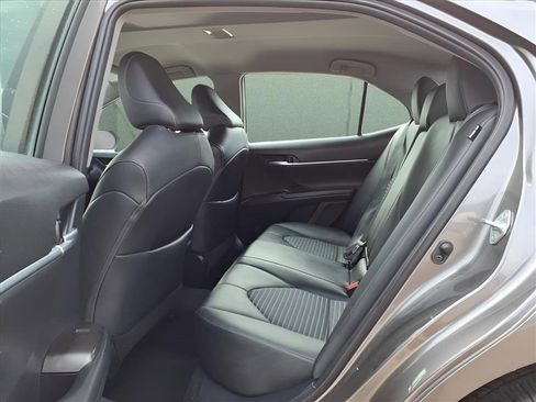 Used 2023 Toyota Camry SE image 10