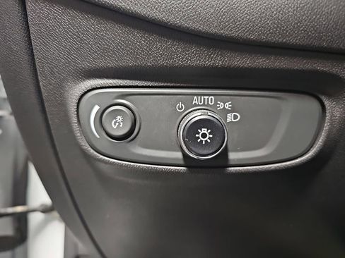 Used 2023 Chevrolet Equinox LT image 24