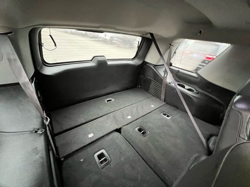 Used 2015 Cadillac Escalade Premium image 30