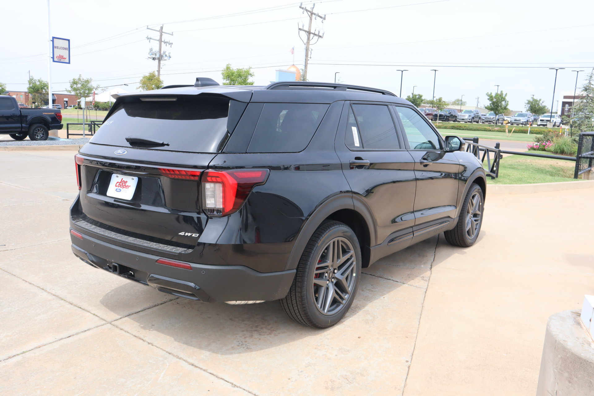 New 2026 Ford Explorer ST-Line w/ ST-Line Street Pack AWD/4WD image 24