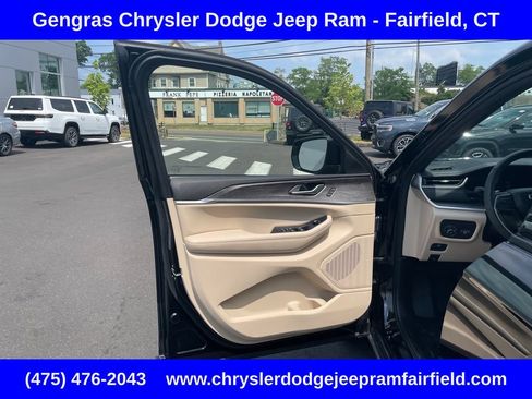 Certified 2023 Jeep Grand Cherokee Limited AWD/4WD image 42