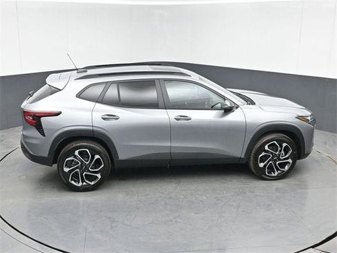 New 2026 Chevrolet Trax RS w/ Sunroof Package image 40