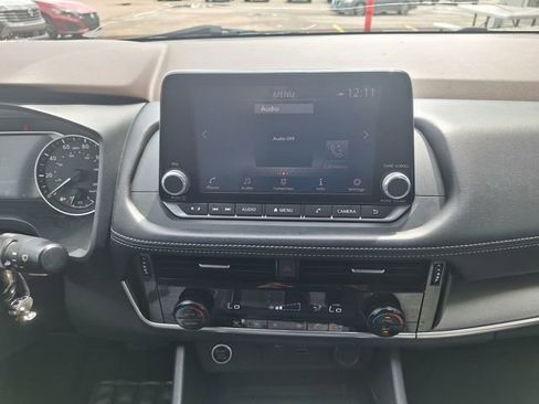 Certified 2021 Nissan Rogue SV image 12