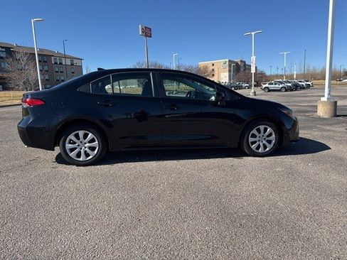 Used 2025 Toyota Corolla LE image 8