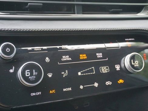 Used 2024 INFINITI QX60 Pure image 19