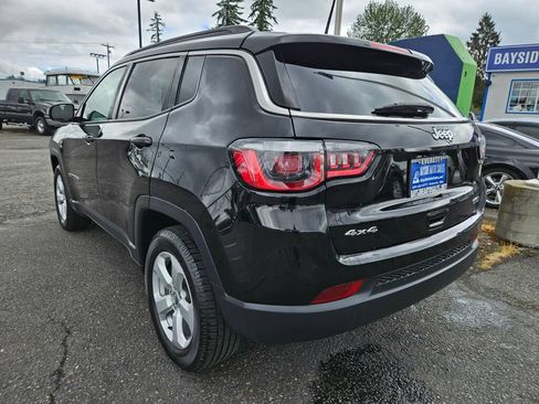 Used 2018 Jeep Compass Latitude AWD/4WD image 3
