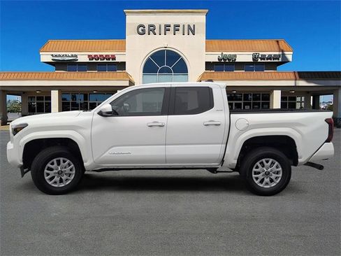 Used 2024 Toyota Tacoma SR5 image 10