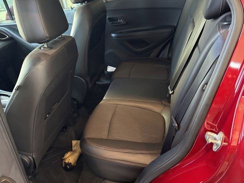 Used 2019 Chevrolet Trax LT w/ LT Convenience Package image 7