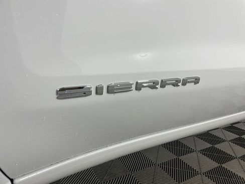 Used 2025 GMC Sierra 1500 SLE image 34