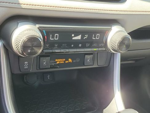 Used 2021 Toyota RAV4 XLE Premium AWD/4WD image 27