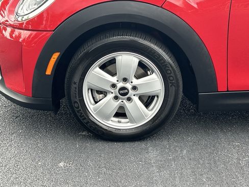 Used 2024 MINI Cooper 2-Door Hardtop FWD image 32