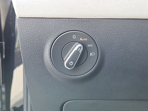 New 2026 Volkswagen Taos SE AWD/4WD image 10