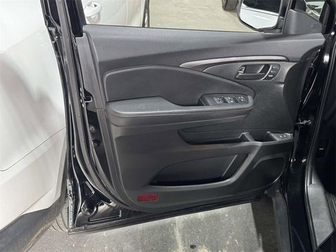 Used 2023 Honda Passport TrailSport image 15