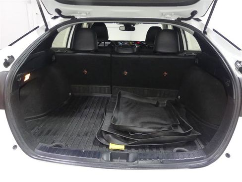Used 2022 Toyota Prius AWD image 9