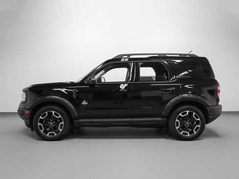 Used 2022 Ford Bronco Sport Outer Banks w/ Tech Package AWD/4WD image 2