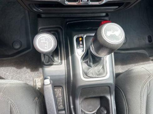 Used 2020 Jeep Wrangler Unlimited Sport AWD/4WD image 36