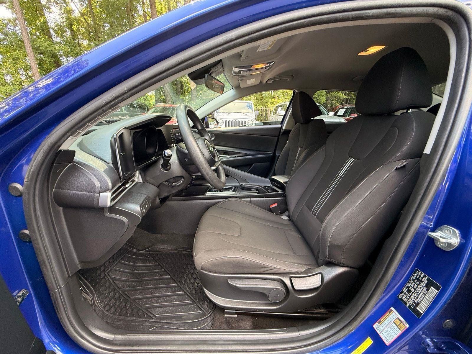 Used 2021 Hyundai Elantra SEL FWD image 16