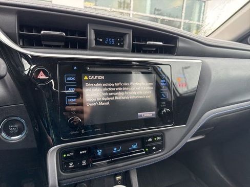 Used 2019 Toyota Corolla SE w/ SE Premium Package FWD image 10