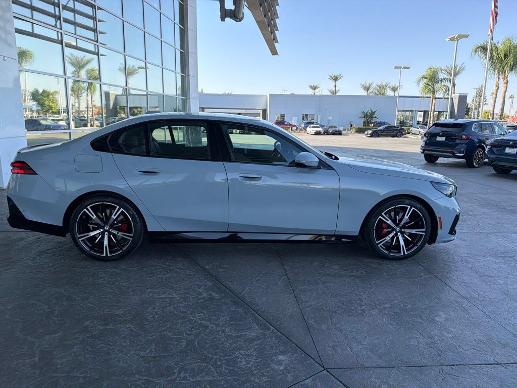 Used 2026 BMW 530i w/ M Sport Package RWD image 3