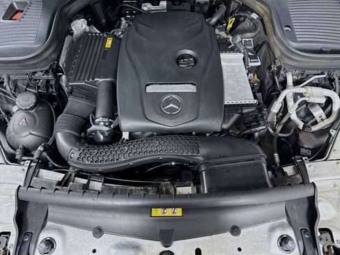 Used 2018 Mercedes-Benz GLC 300 4MATIC image 29