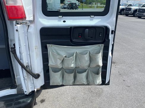 Used 2016 Chevrolet Express 2500 RWD image 25